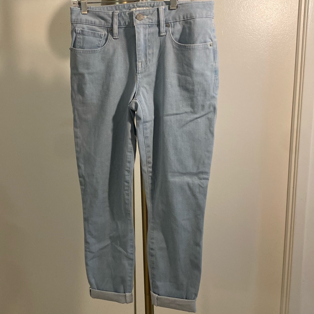 Light wash Lucky Brand low-rise cropped jeans